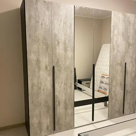 דירה Modern In 60 Sqm With Balcony
